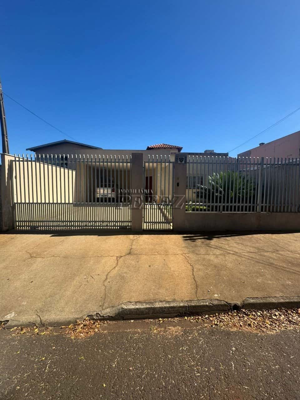 Casa à venda no Jardim Imagawa, região norte de Londrina — foto principal