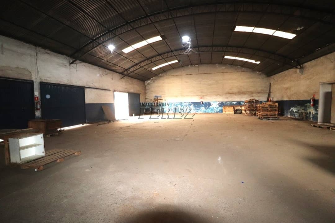 Barracão para alugar na Vila Casoni, no centro de Londrina. - Foto 2