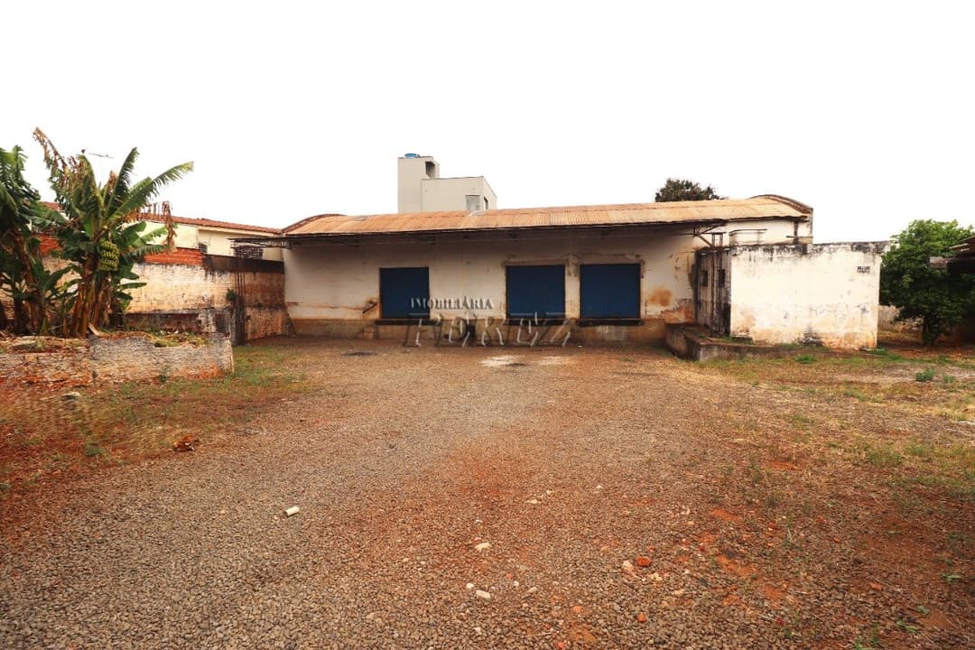 Barracão para alugar na Vila Casoni, no centro de Londrina. - Foto 7