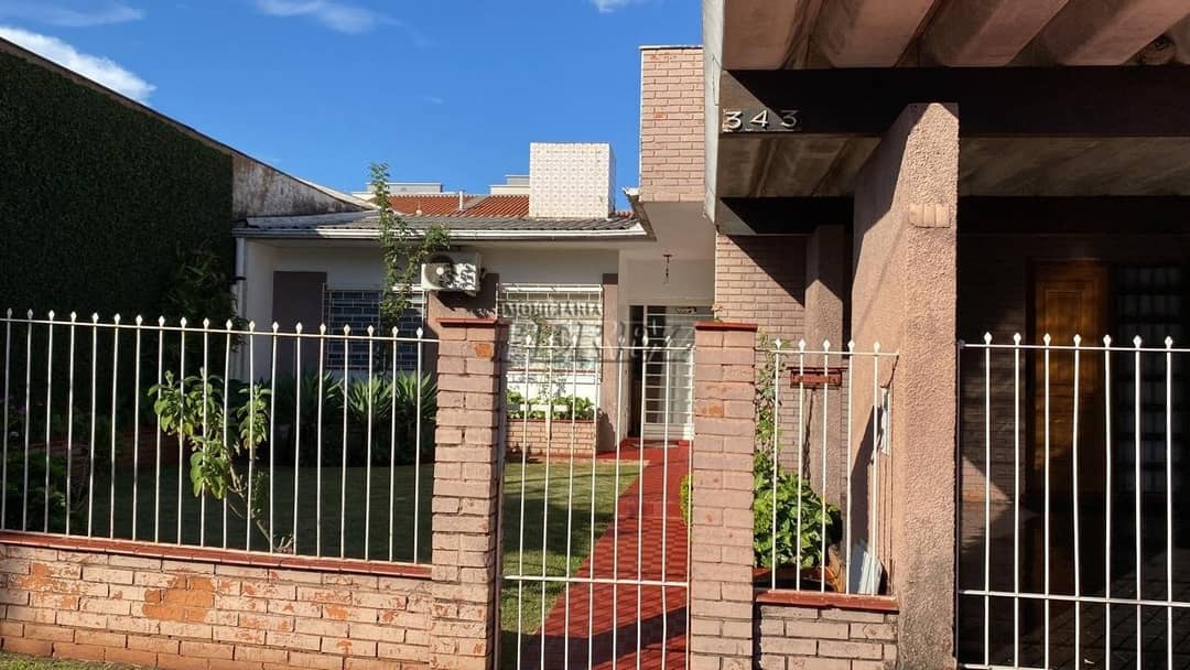 Casa a venda na rua Silvio Pegoraro, Jardim Petrópolis, região central de londrina - Foto 0