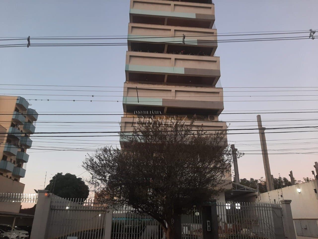 APARTAMENTO PARA VENDA E LOCAÇÃO - RUA CAMBARÁ EDIFÍCIO DUNAS DOURADA - Foto 1