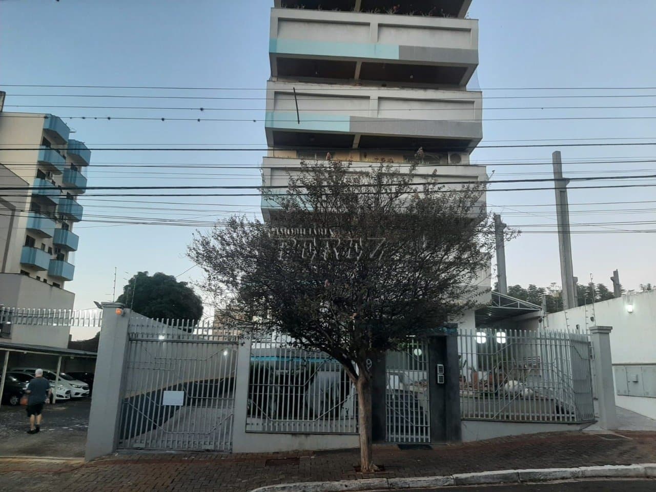 APARTAMENTO PARA VENDA E LOCAÇÃO - RUA CAMBARÁ EDIFÍCIO DUNAS DOURADA - Foto 0