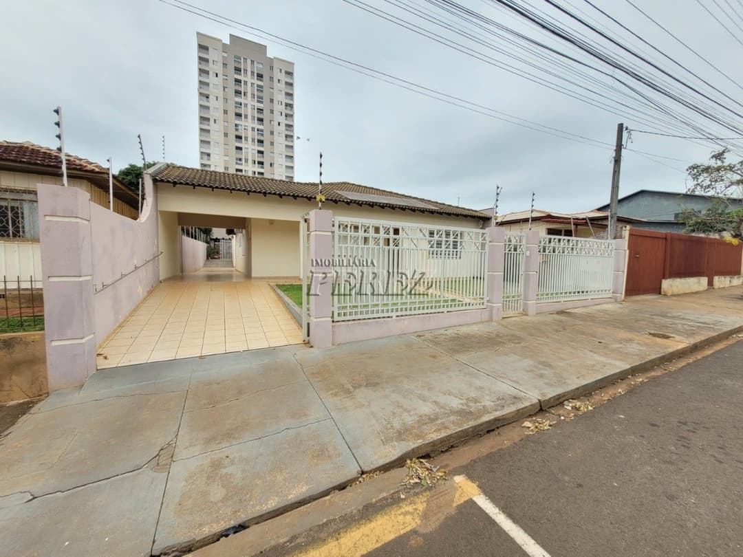 Casa à venda no centro Ibiporã Pr, localizada na Rua Primeiro de Maio - Foto 1