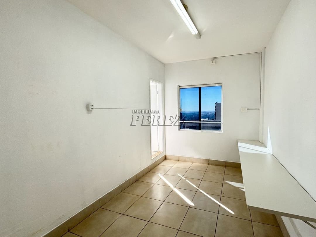 Sala comercial para alugar no calçadão de Londrina. - Foto 8