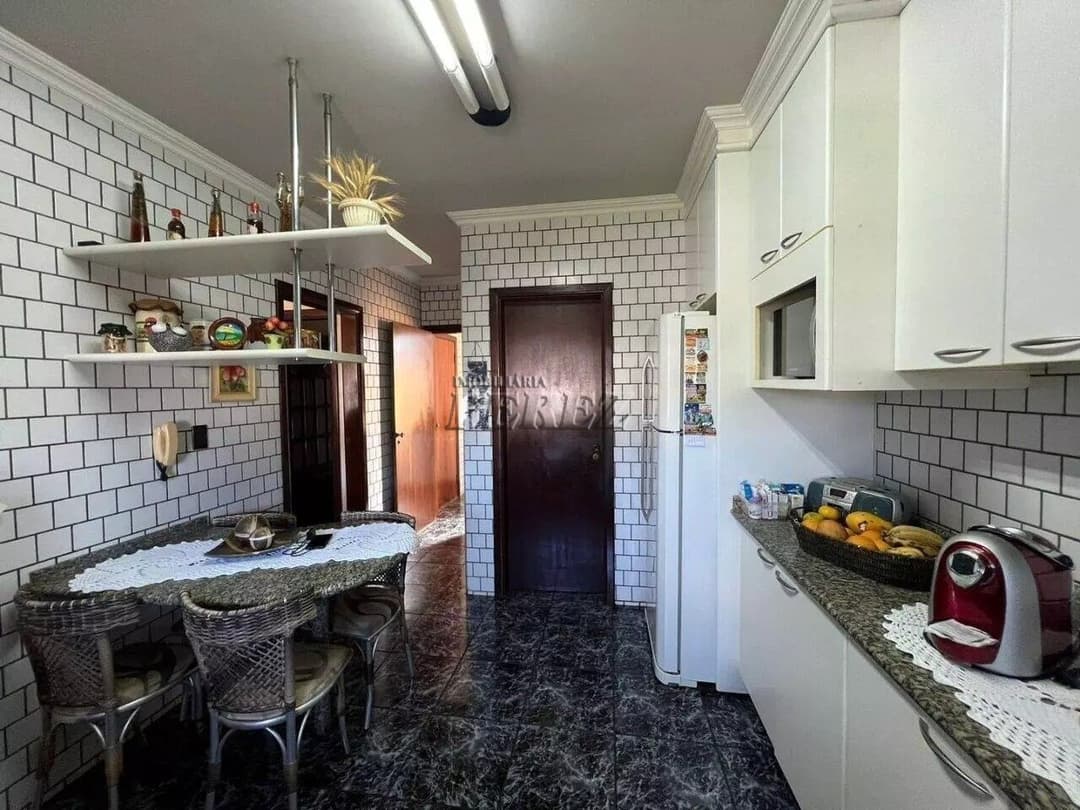 Venda de Sobrado Imponente na Av. Robert Koch - Um Espaço Completo para Morar e Empreender! - Foto 6