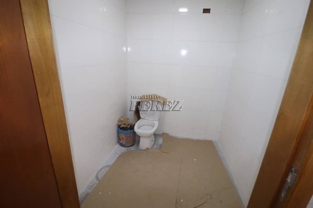 Imóvel comercial para alugar na Av Santa Mônica, região leste de Londrina. - Foto 4