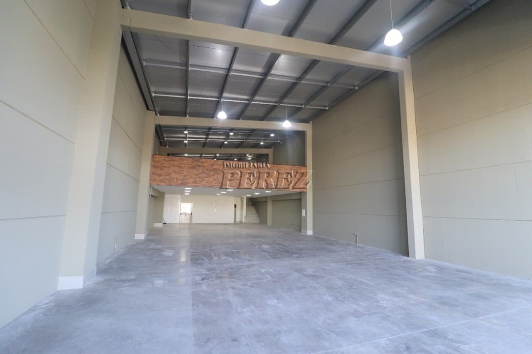 Barracão para alugar na Av São João, região leste de Londrina. - Foto 1