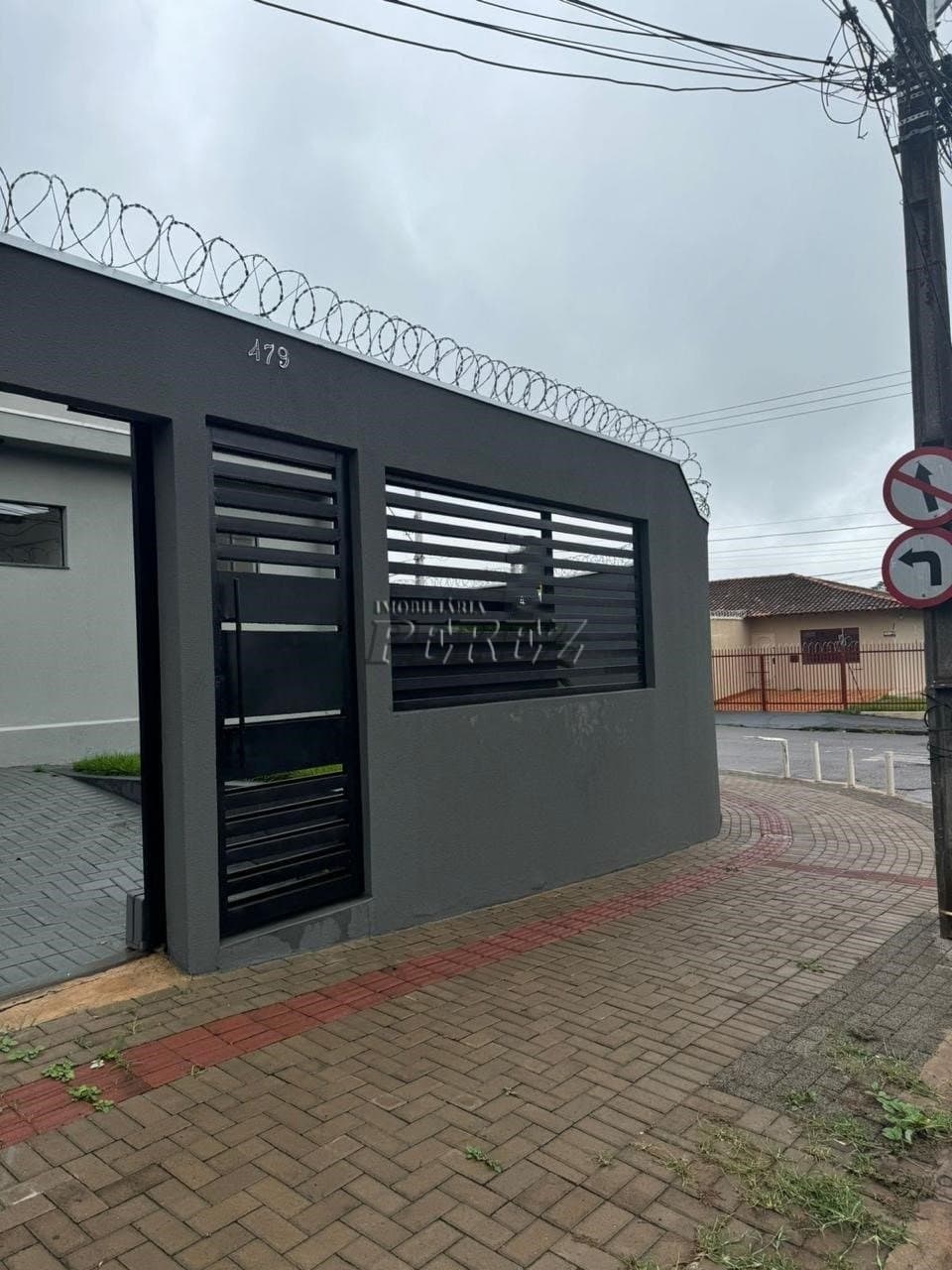 Venda de Casa de esquina com terreno amplo - conforto e potencial em localização estratégica! - Foto 1