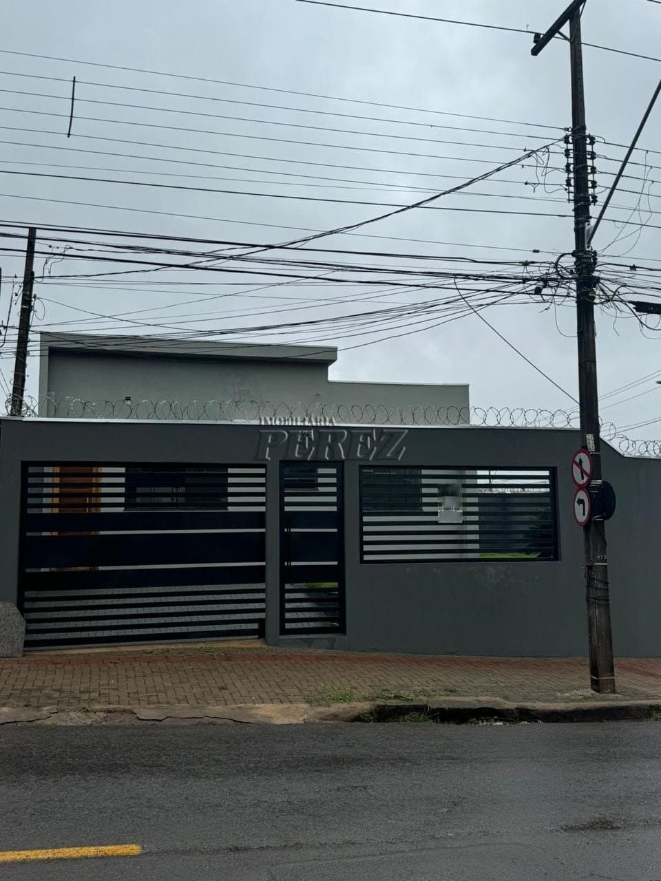 Venda de Casa de esquina com terreno amplo - conforto e potencial em localização estratégica! - Foto 2