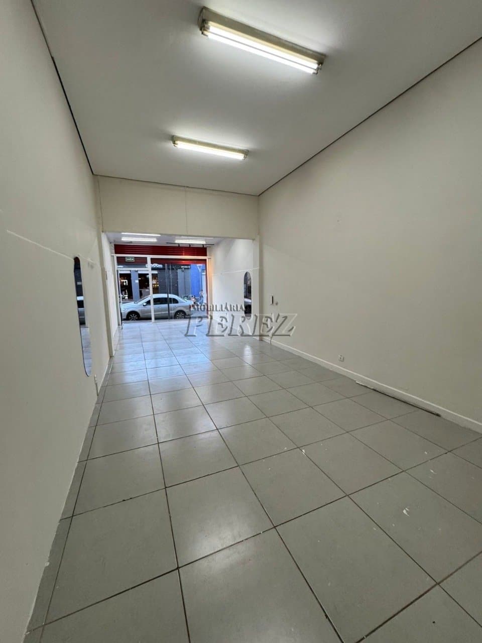 Sala comercial para alugar na Rua Sergipe, no centro de Londrina. - Foto 3