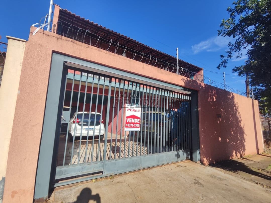 Venda de Sobrado Espaçoso no Campo Belo - Ideal para Morar ou Investir, com Piscina e Zoneamento Comercial! - Foto 0
