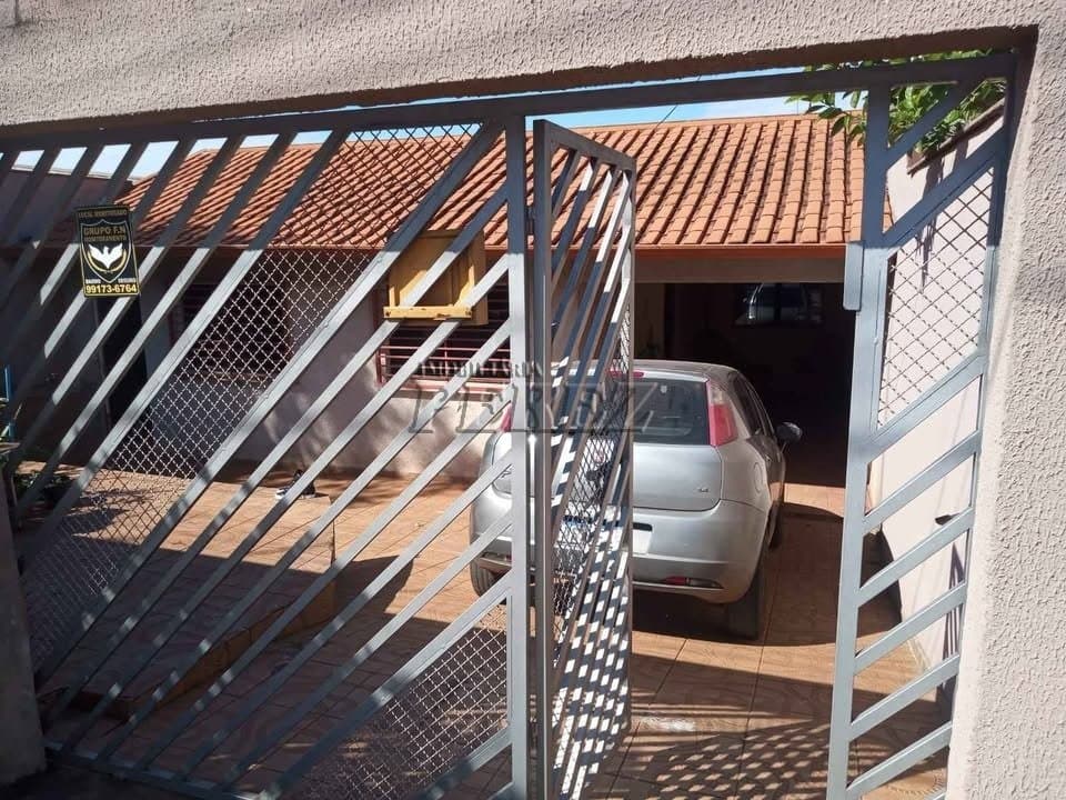 Casa a venda com 4 dormitórios no Maria Cecília!, Espaço, conforto e localização em Londrina - Foto 1