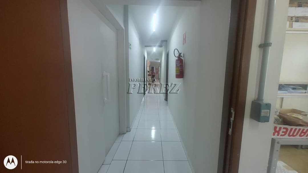 Venda de casa na região central de Londrina - Espaço, praticidade e localização - Foto 8