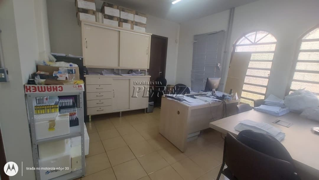 Venda de casa na região central de Londrina - Espaço, praticidade e localização - Foto 9