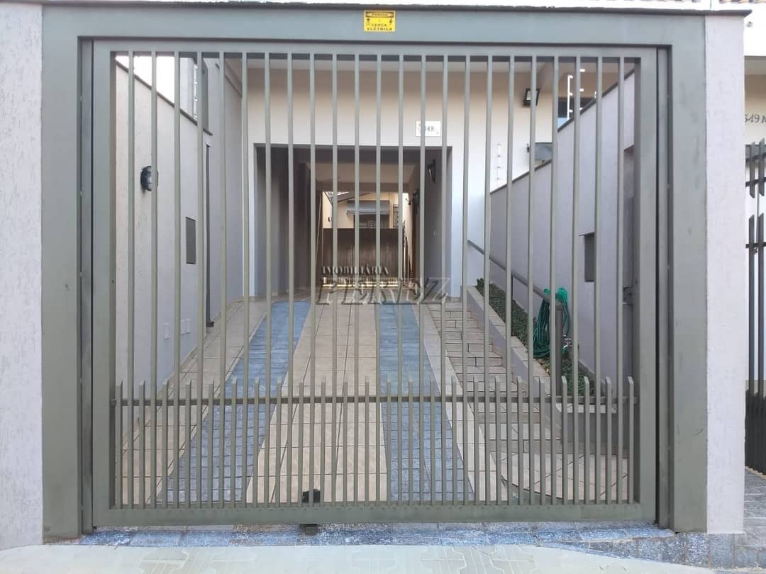 Venda de  Sobrado com salão comercial e casas no fundo - Morar e investir em um só lugar! - Foto 1