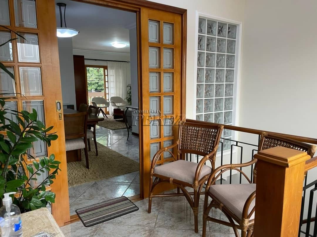 Venda de  Sobrado com salão comercial e casas no fundo - Morar e investir em um só lugar! - Foto 2