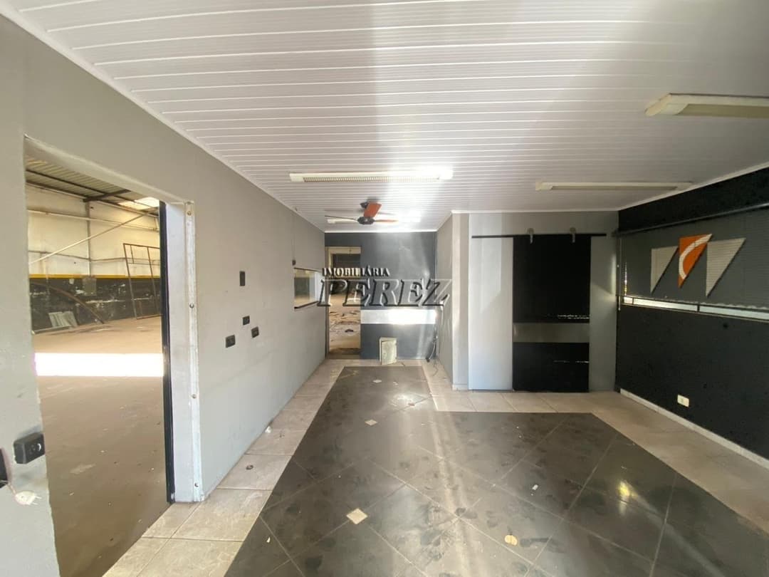 Galpão Comercial a venda com 427m² - Estrutura completa para negócios em Londrina! - Foto 1