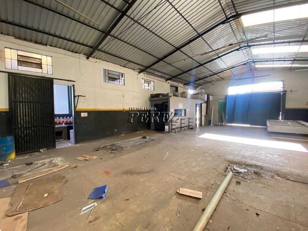 Galpão Comercial a venda com 427m² - Estrutura completa para negócios em Londrina! - Foto 4