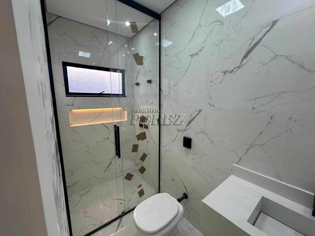 Sobrado à venda de Alto Padrão com 3 Suítes, Piscina e Espaço Gourmet em Londrina! - Foto 12