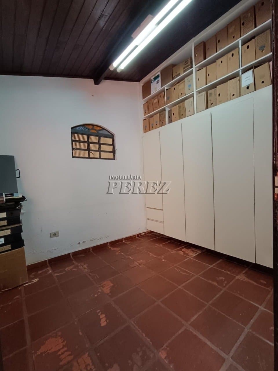 Sobrado à Venda - Espaço, Versatilidade e Sofisticação em Londrina - Foto 27