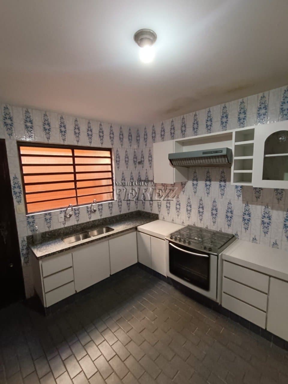 Sobrado à Venda - Espaço, Versatilidade e Sofisticação em Londrina - Foto 5