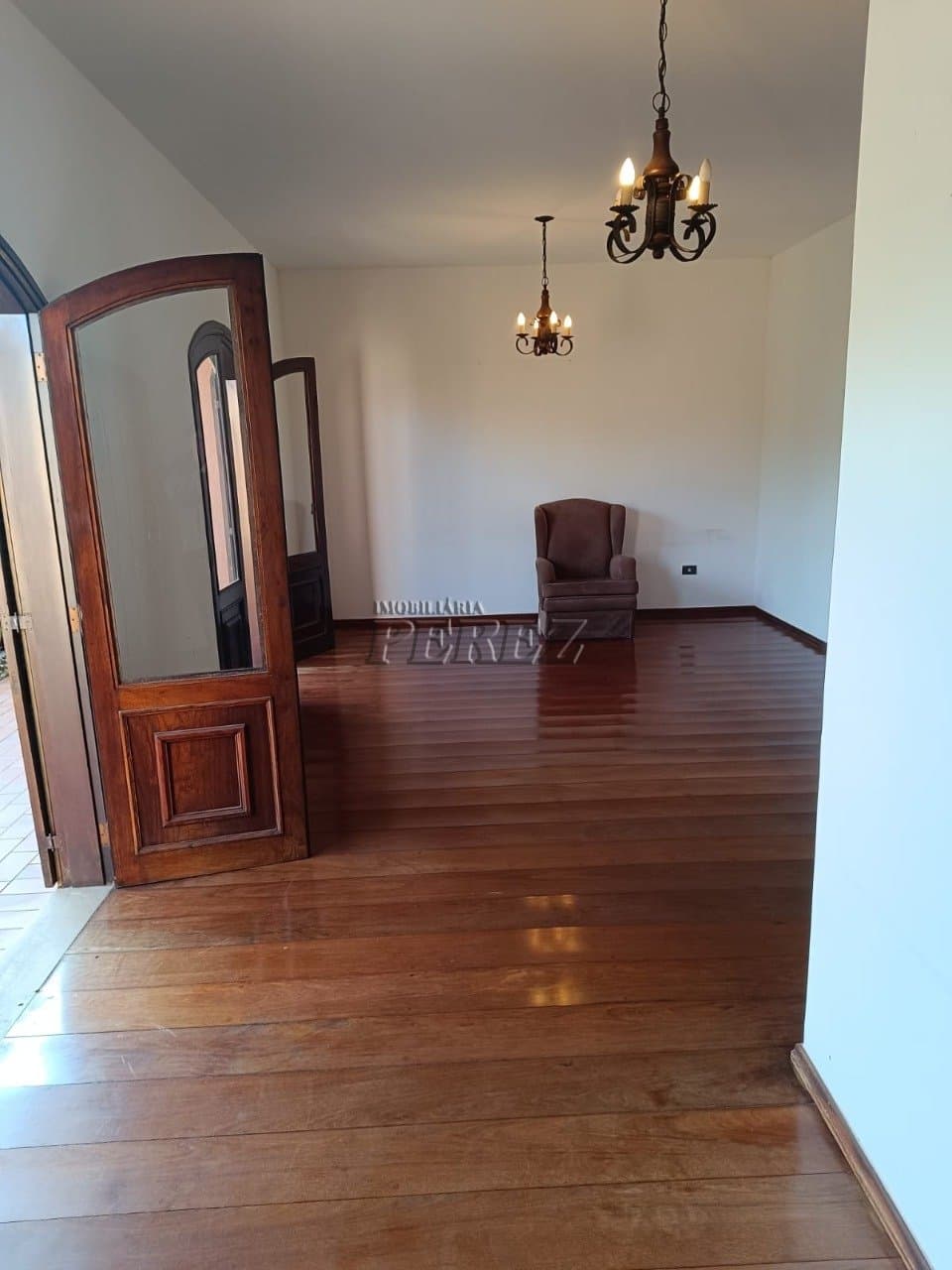 Sobrado à Venda - Espaço, Versatilidade e Sofisticação em Londrina - Foto 18