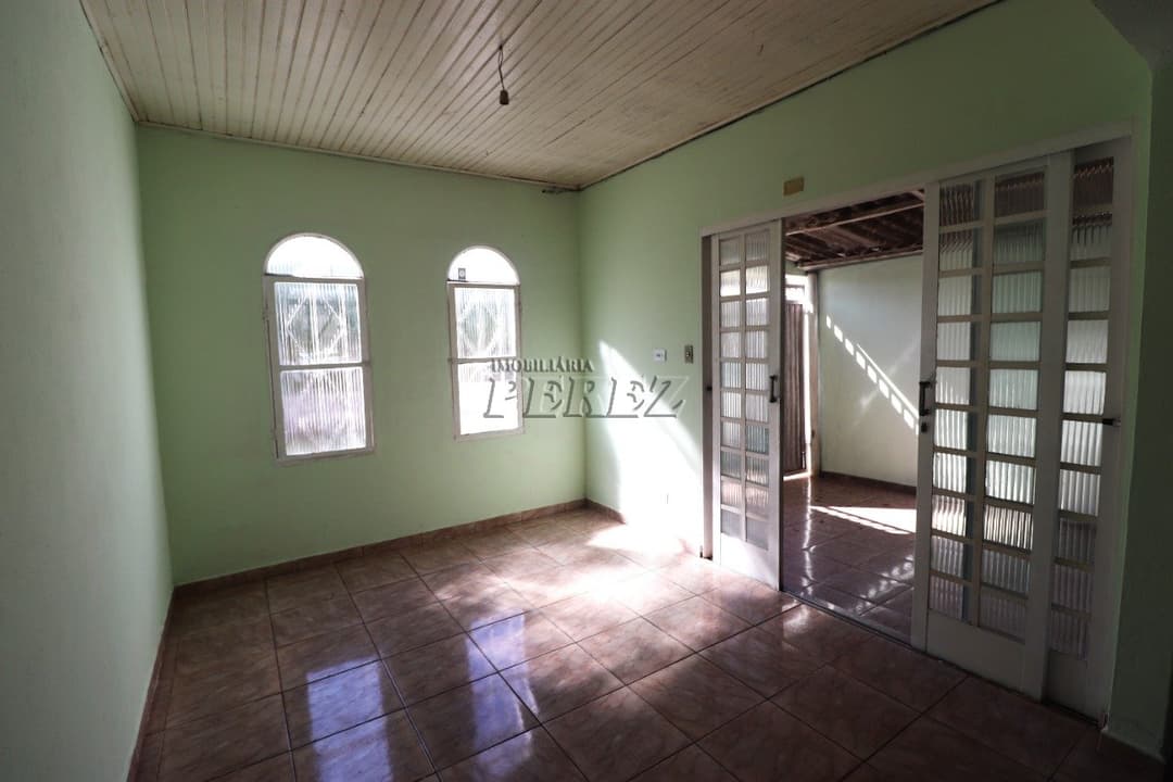 Casa à Venda - Ampla, Funcional e com Edícula Completa em Londrina - Foto 4