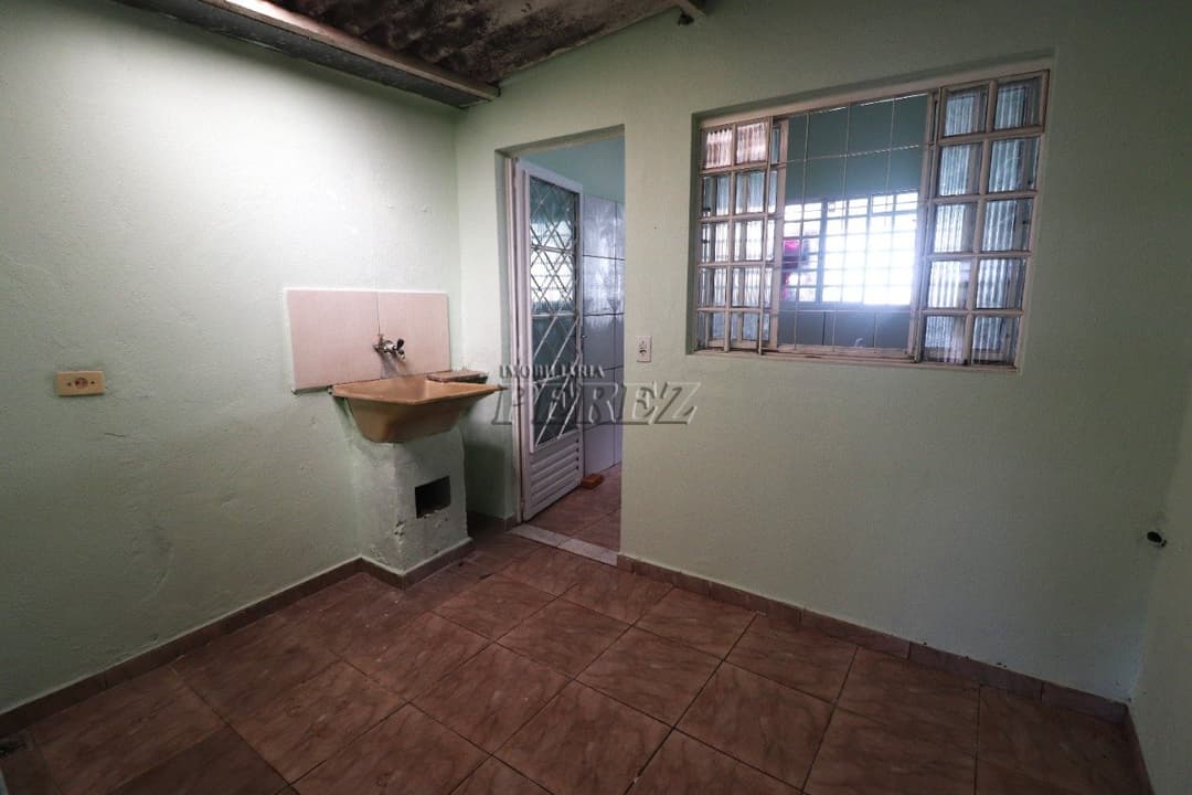 Casa à Venda - Ampla, Funcional e com Edícula Completa em Londrina - Foto 13