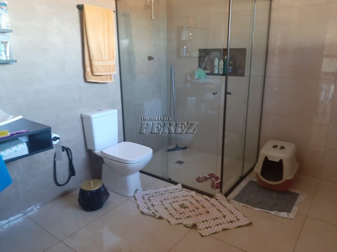 Sobrado à venda. Residencial e Comercial - Espaço, versatilidade e ótima localização em Londrina! - Foto 9