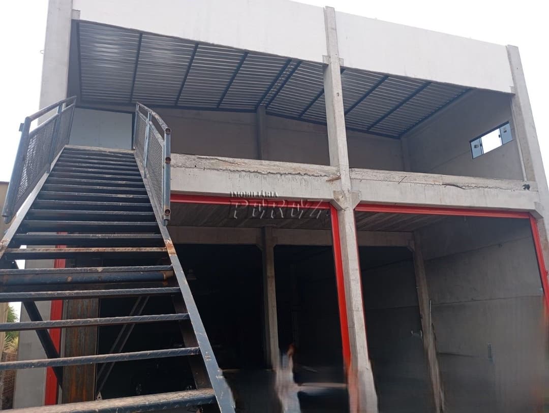 Galpão para alugar na Vila Goes, centro de Londrina - Foto 0