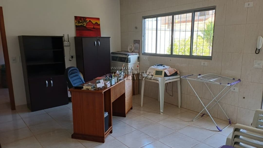 Casa à venda com 3 Dormitórios e 2 Suítes à Venda na Zona Sul de Londrina - Foto 12