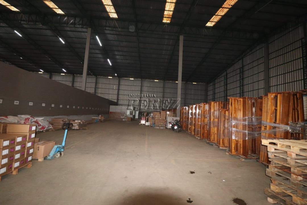 Barracão com doca e pátio em condomínio fechado para alugar na vila Yara, região central de Londrina - Foto 3