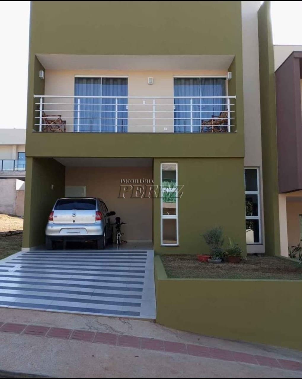 Sobrado à Venda com Ampla Área e Suíte no Heimtal Park em Londrina - Foto 0