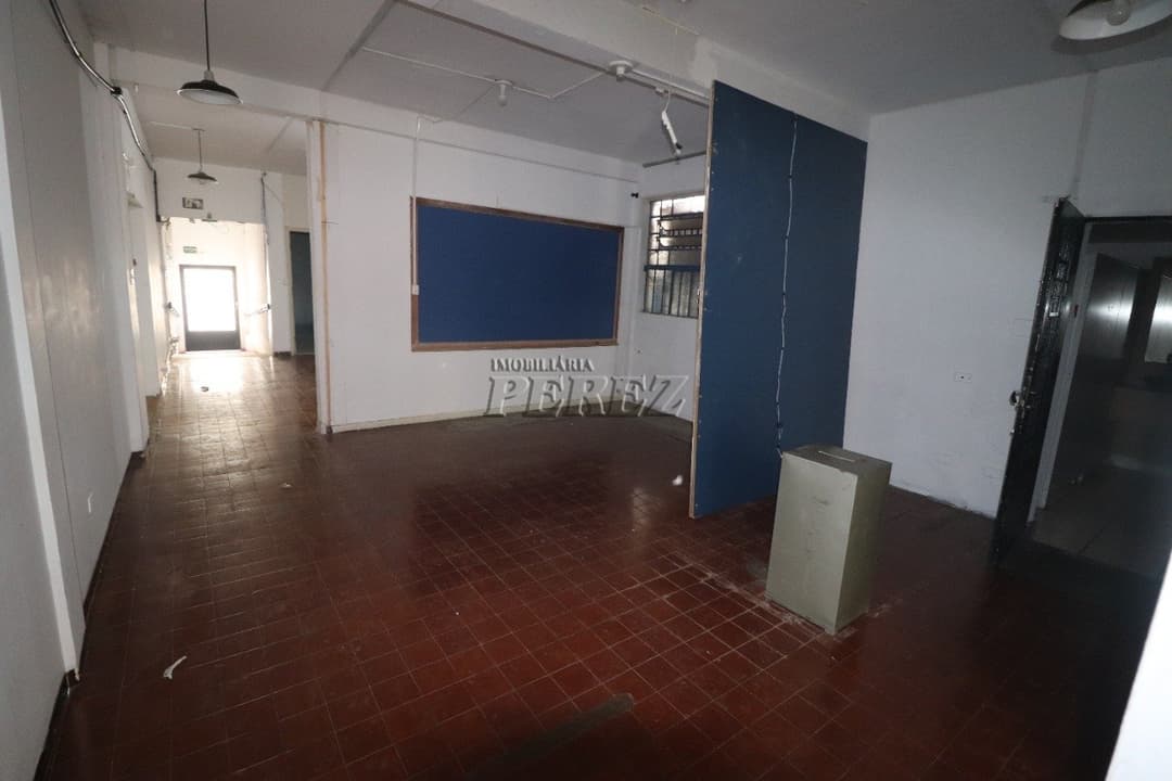 Imóvel comercial para alugar na Rua Montese no centro de Londrina - Foto 11