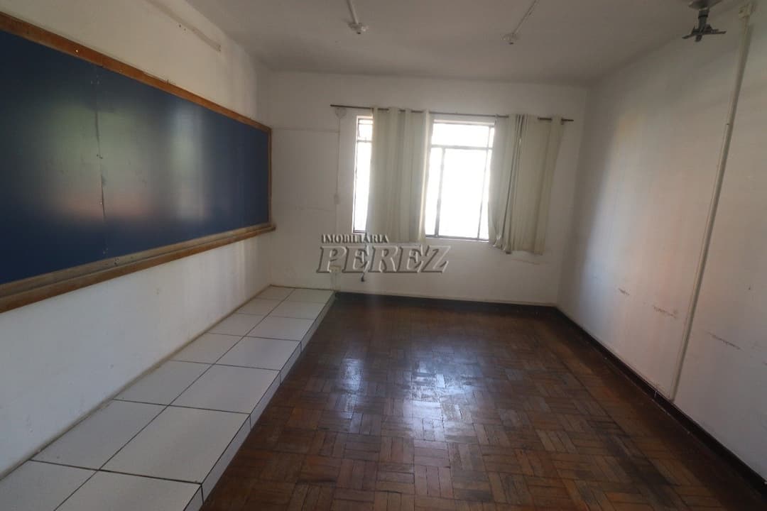 Imóvel comercial para alugar na Rua Montese no centro de Londrina - Foto 22