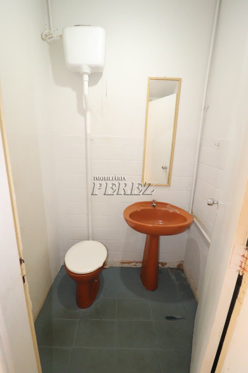 Imóvel comercial para alugar na Rua Montese no centro de Londrina - Foto 25