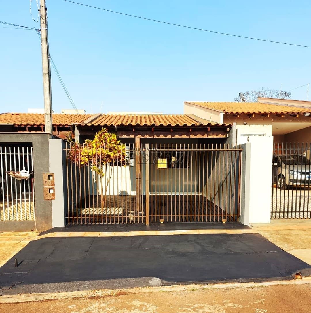 Casa à venda, aconchegante e bem localizada na Zona Oeste de Londrina - ideal para morar ou investir! - Foto 1
