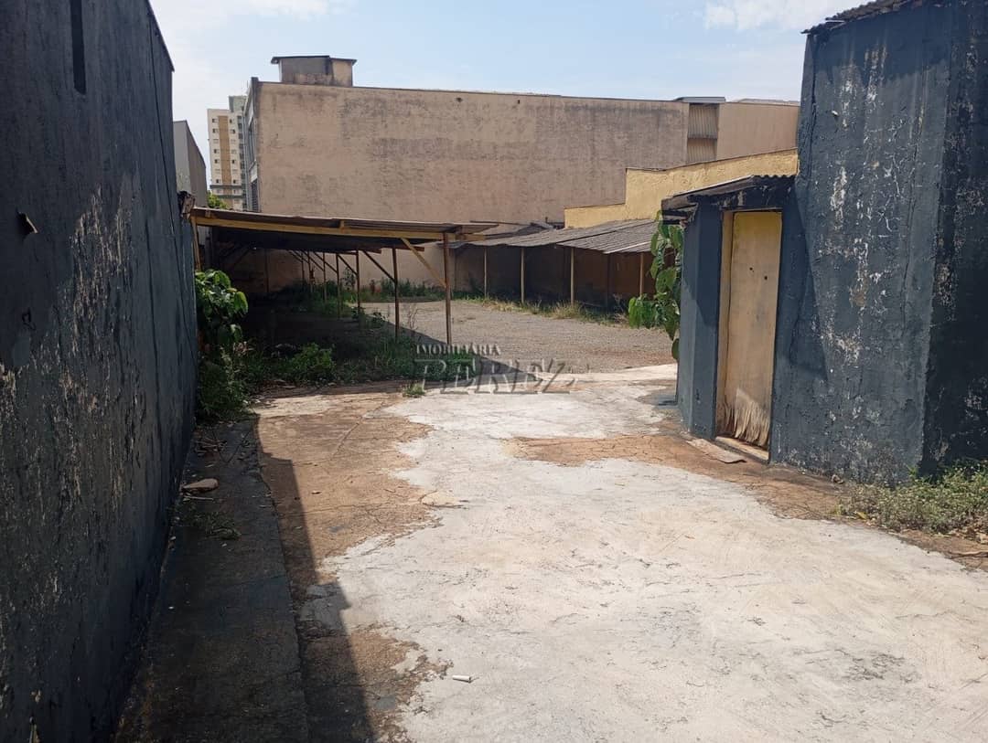 Terrena para venda e locação, Centro de Londrina, com 510m2 ótimo para garagem, ou investimento de ponto comercial. - Foto 3