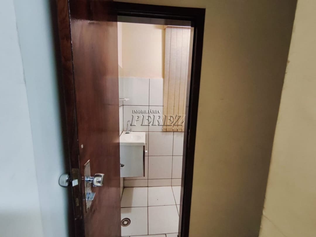 Sala Comercial Versátil no Centro de Londrina - Rua Mato Grosso, Próximo à Santa Casa - Foto 13