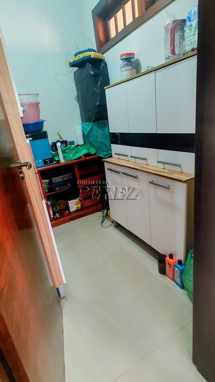 Casa à venda, com piscina e amplo terreno no Bairro Piza - conforto e lazer na Zona Sul de Londrina! - Foto 3