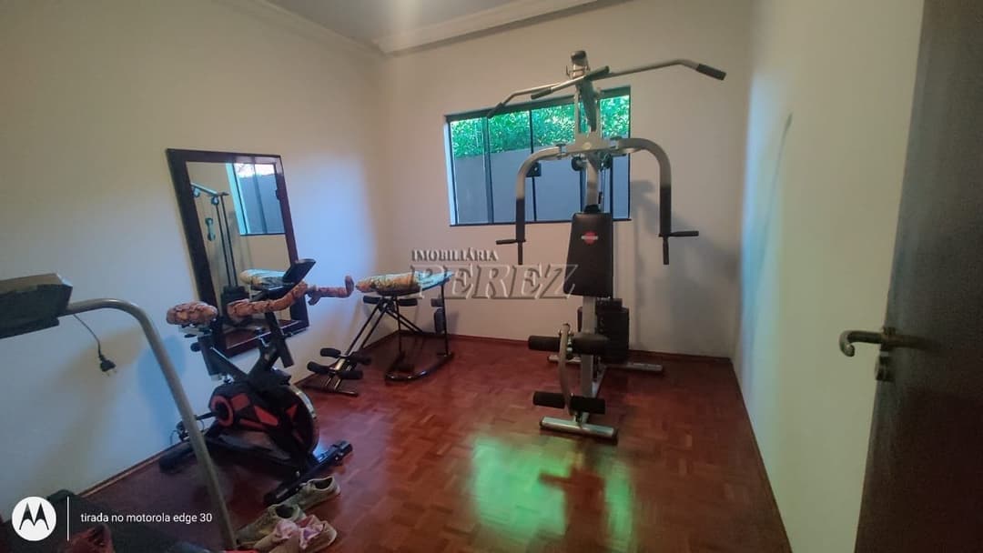 Casa à venda, com piscina e amplo terreno no Bairro Piza - conforto e lazer na Zona Sul de Londrina! - Foto 10