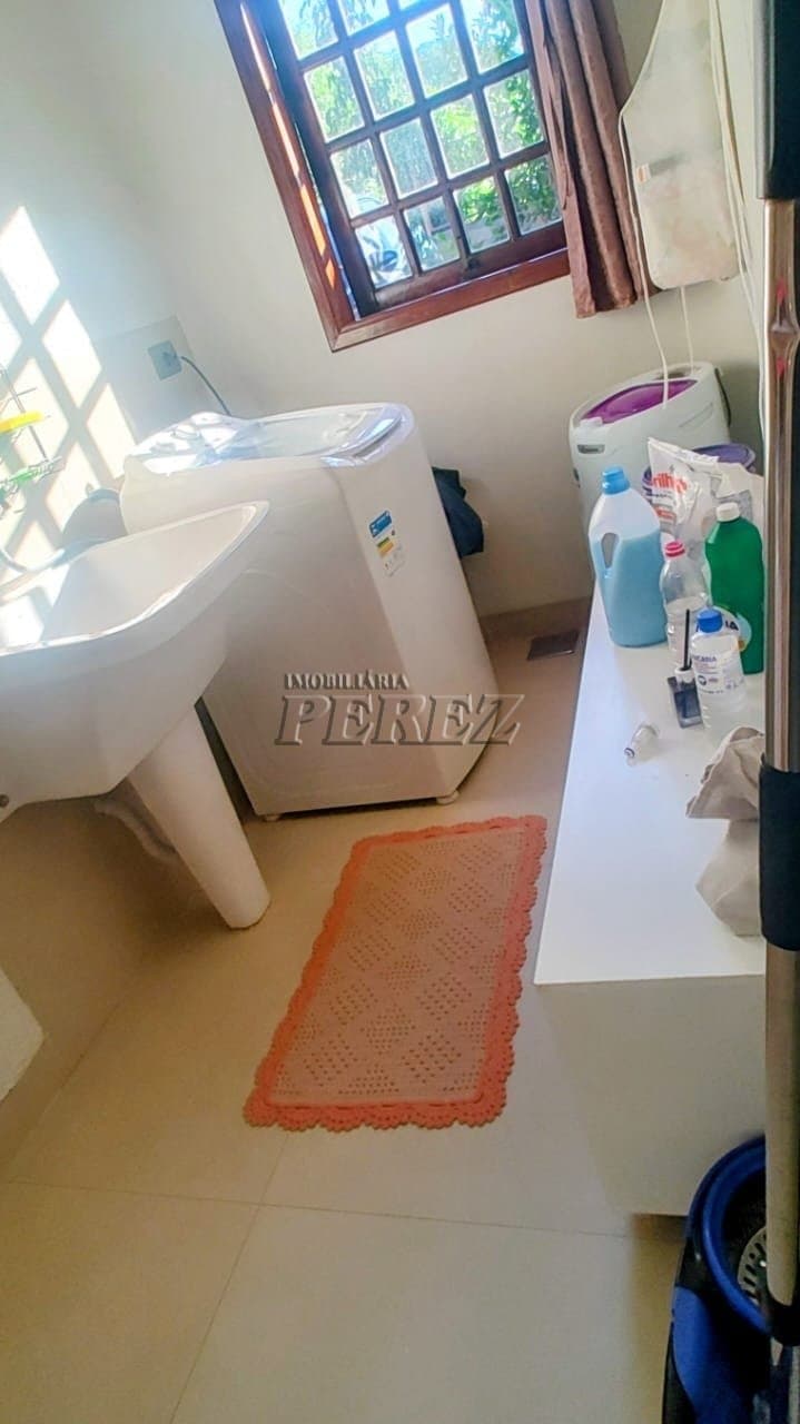Casa à venda, com piscina e amplo terreno no Bairro Piza - conforto e lazer na Zona Sul de Londrina! - Foto 9