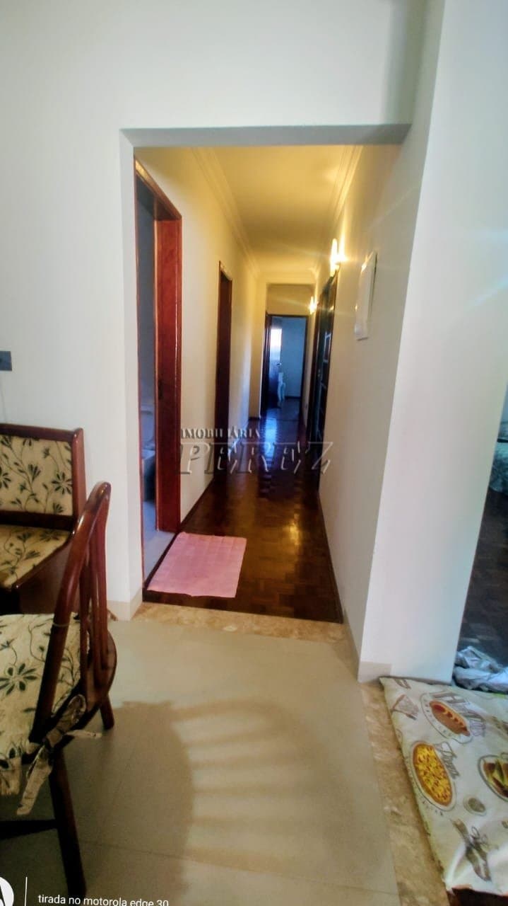 Casa à venda, com piscina e amplo terreno no Bairro Piza - conforto e lazer na Zona Sul de Londrina! - Foto 4