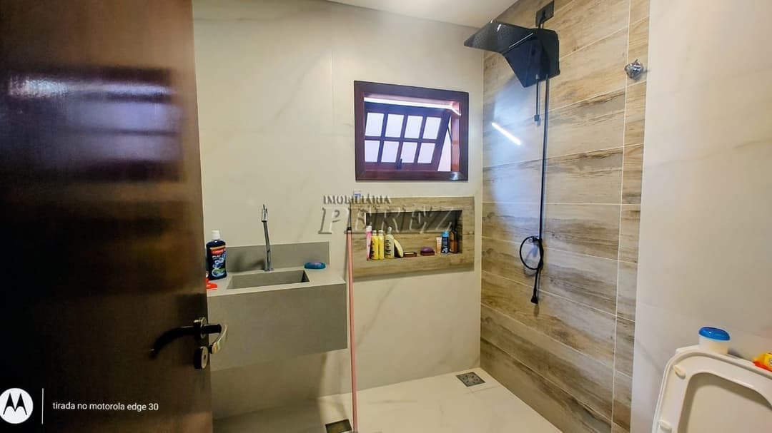 Casa à venda, com piscina e amplo terreno no Bairro Piza - conforto e lazer na Zona Sul de Londrina! - Foto 8