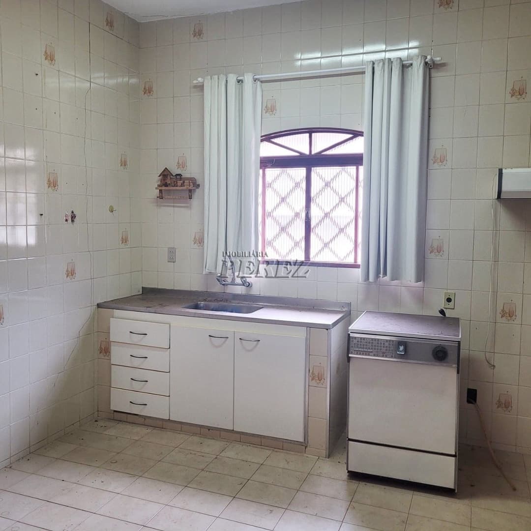 Casa à venda na região central em Londrina - Amplo Terreno e Potencial Residencial ou Comercial! - Foto 3