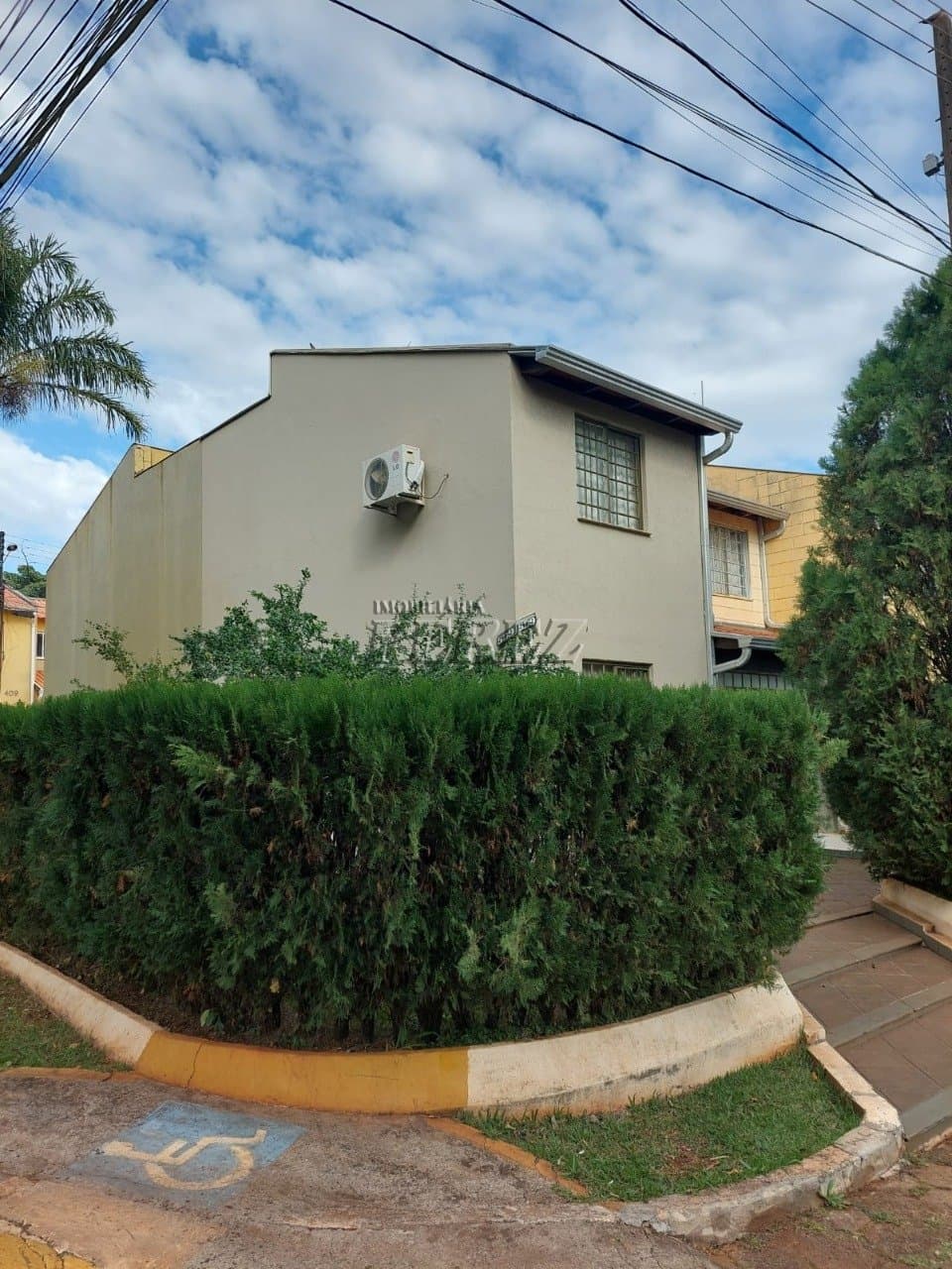 Sobrado à venda no Residencial Ilha Bela - conforto e segurança na região leste de Londrina! - Foto 1