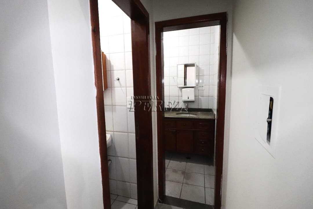 Barracão para alugar na Av Duque de Caxias no centro de Londrina - Foto 6