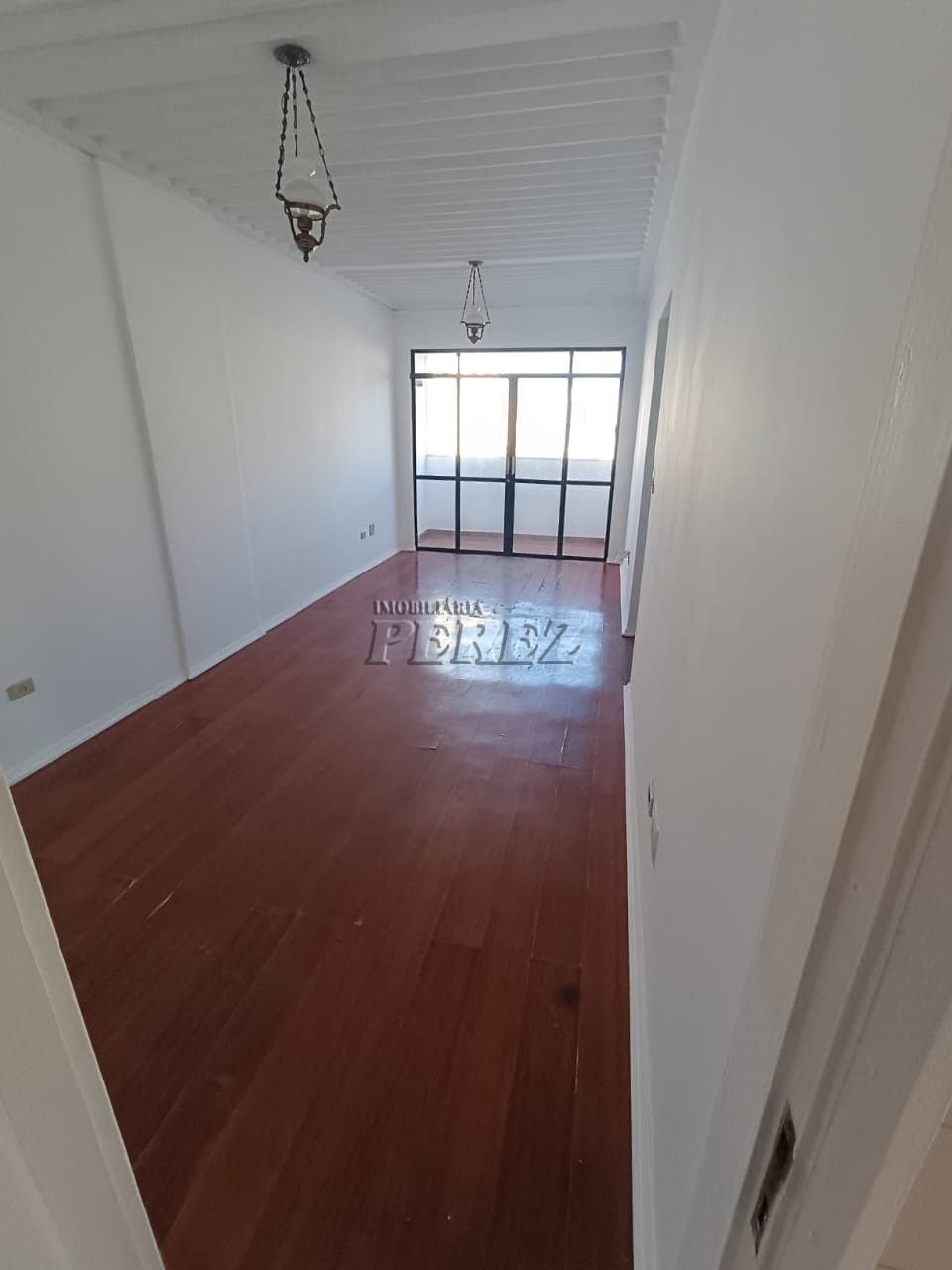 Apartamento no Centro de Londrina, Edifício Regina Izabel - Foto 2