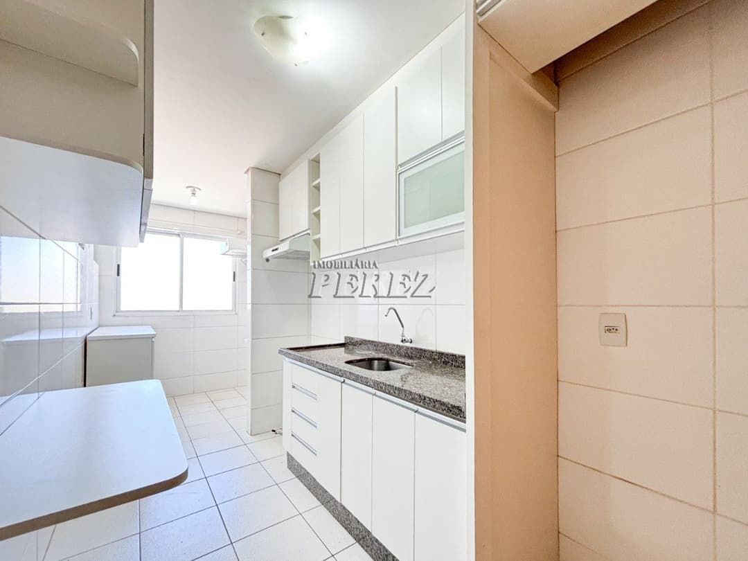 Apartamento à venda Condomínio Onyx Royal Residence na região central de Londrina - Foto 2
