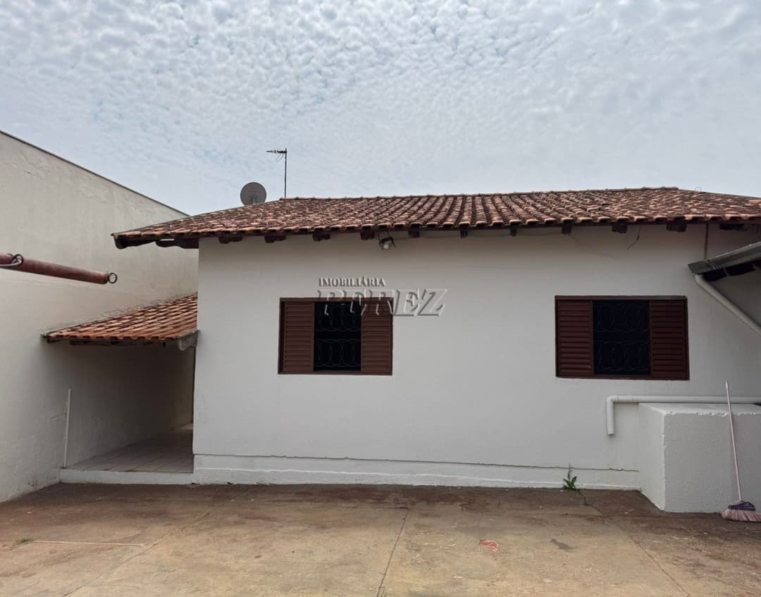 Casa à venda no Jardim Antares na região leste de Londrina - Foto 1